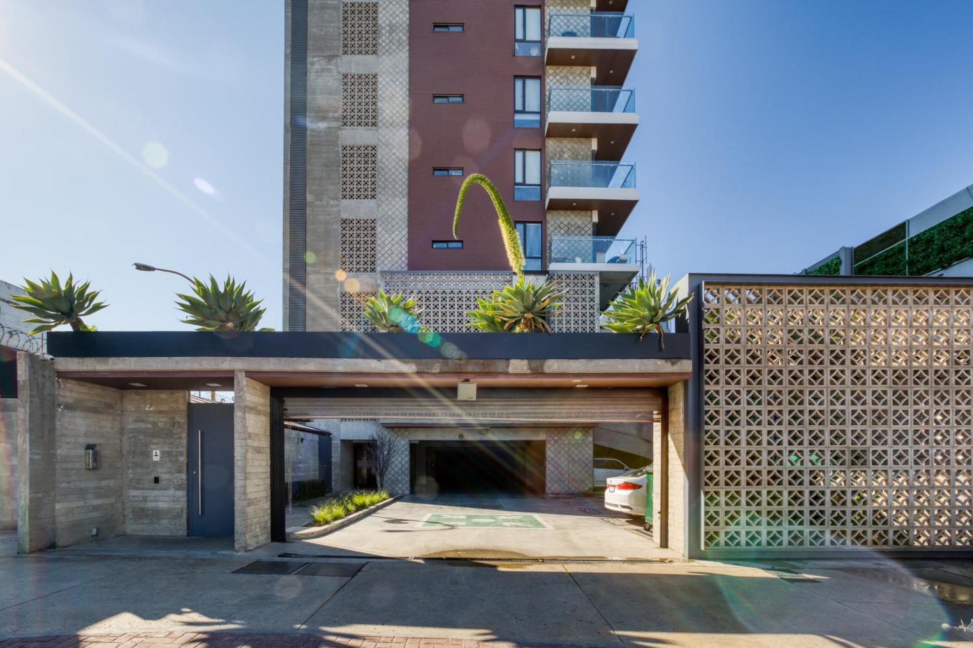 Uliv Revolucion Tijuana Aparthotel Exterior photo